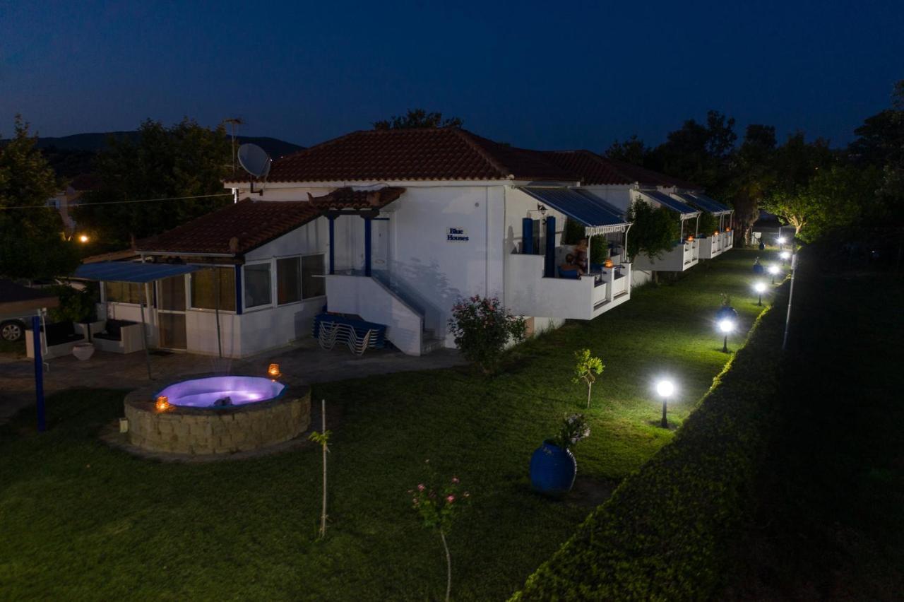 Blue Houses Apartments Finikounta Exterior photo