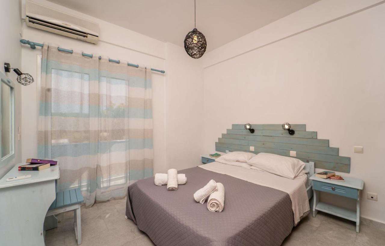 Blue Houses Apartments Finikounta Exterior photo