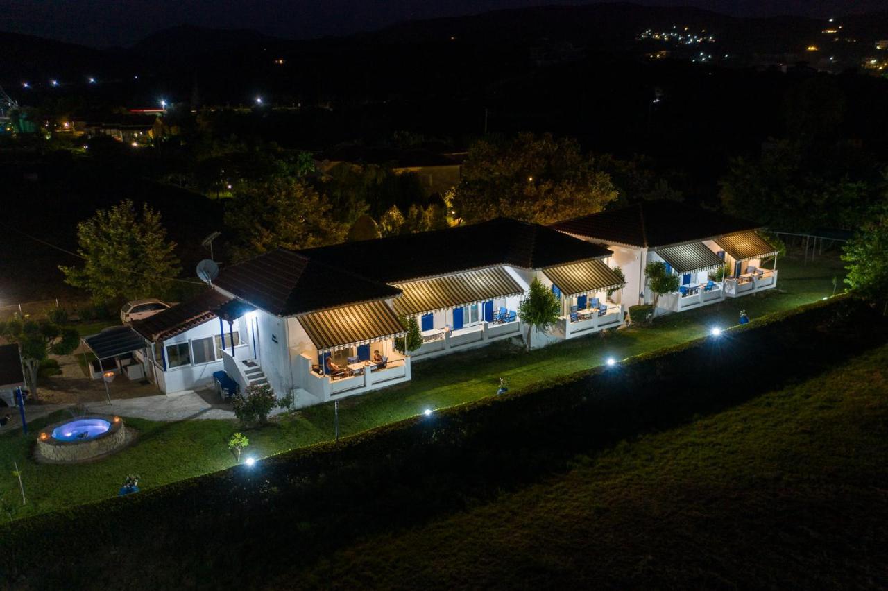 Blue Houses Apartments Finikounta Exterior photo